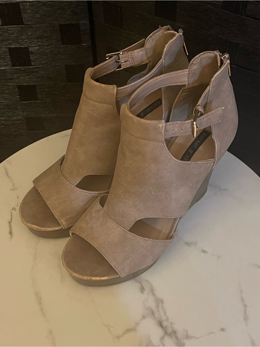 Parker & Sky Beige women's shoes Size 8 wedges